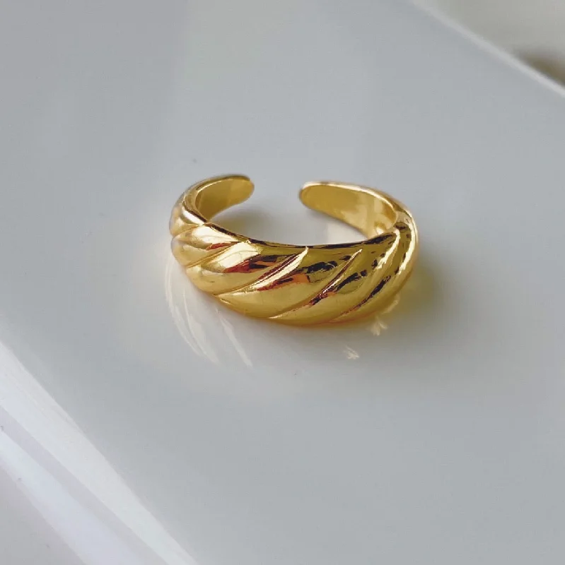 Croissant Ring